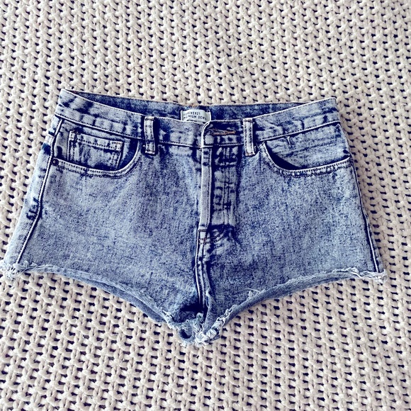 Forever 21 Stone washed shorts - Picture 2 of 2
